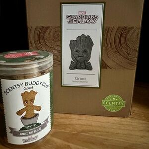 Groot Scentsy Warmer and Buddy Clip